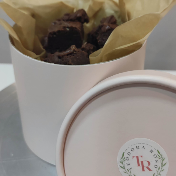 CUBO DE PEDACITOS DE BROWNIE